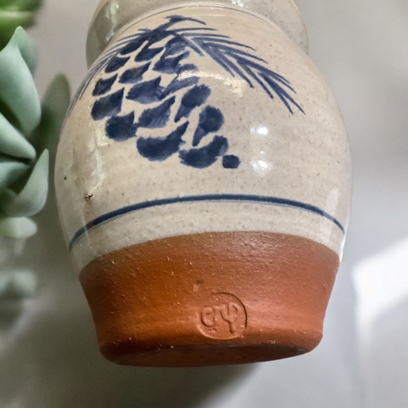 Signed Christian Ridge Pottery Paris Maine Pinecone Vase 5 inches Tall - Picture 5 of 7